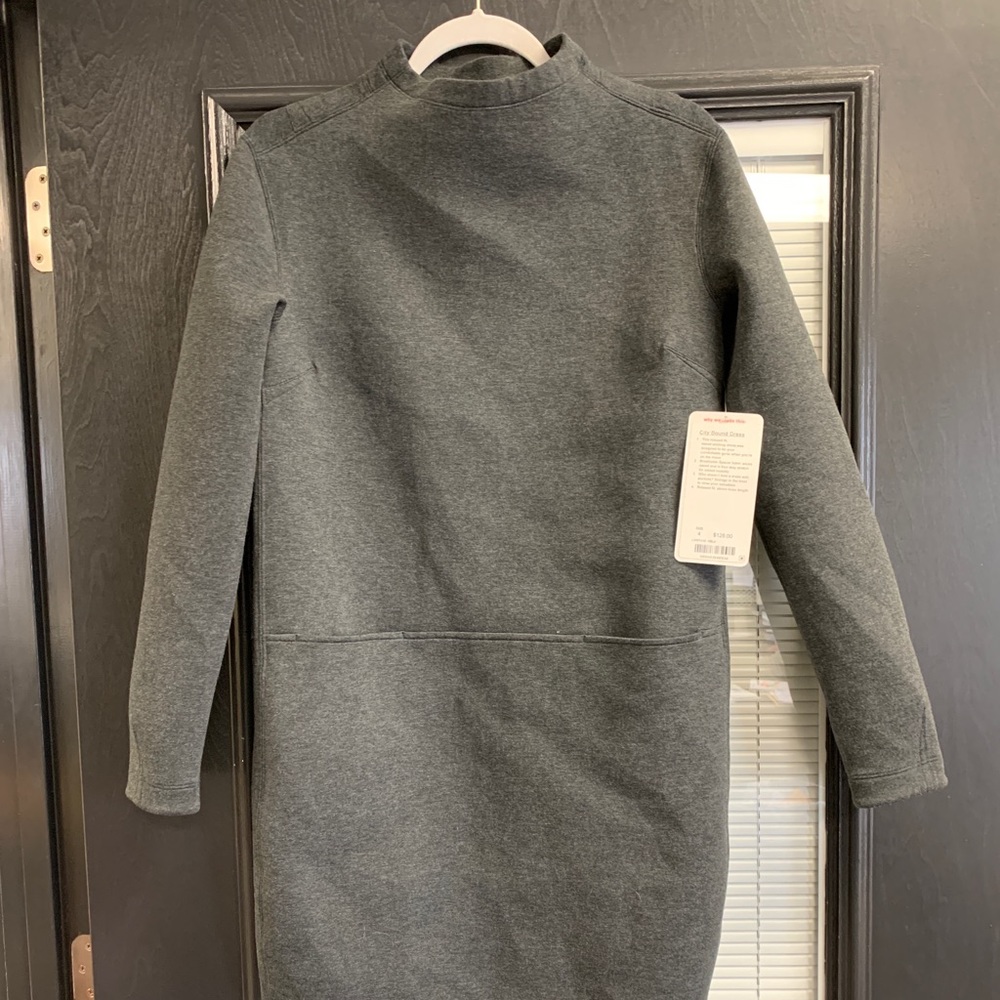 Lululemon NWT City Bound Dress size 4